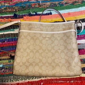 ✨PERFECT CONDITION COACH BAG✨